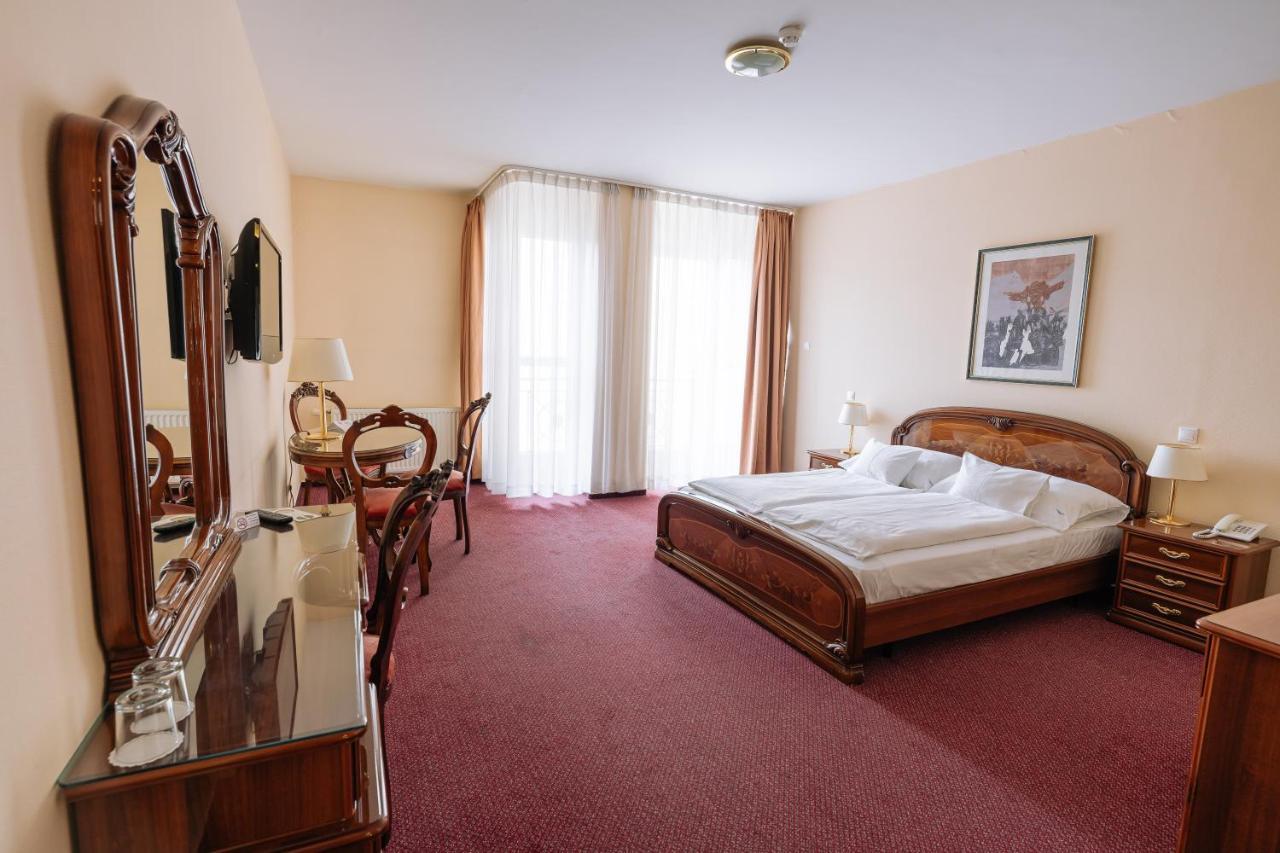 Pannonia Hotel Sopron Extérieur photo