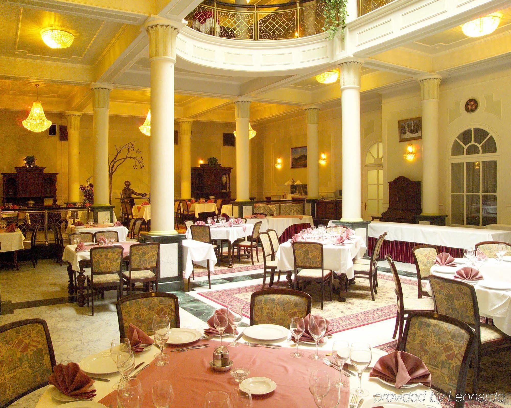 Pannonia Hotel Sopron Restaurant photo